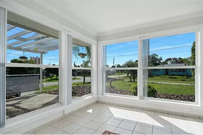 2001 N Oleander Avenue, Daytona Beach, FL 32118 - Photo 11