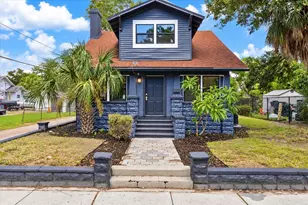 1618 12th St S, Saint Petersburg, FL 33705 - Photo 1