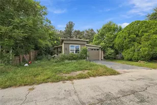35012 Glosson Cir, Zephyrhills, FL 33541 - Photo 11