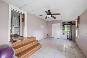 35012 Glosson Cir, Zephyrhills, FL 33541 - Photo 15