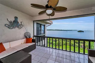 1813 Mariner Dr, Tarpon Springs, FL 34689 - Photo 17