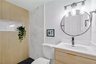 3910 56th Ave N, Saint Petersburg, FL 33714 - Photo 9