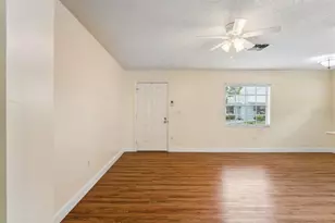 6709 Devonshire Ln, New Port Richey, FL 34654 - Photo 7