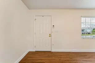 6709 Devonshire Ln, New Port Richey, FL 34654 - Photo 9