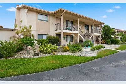 9960 Eagles Point Circle #4, Port Richey, FL 34668 - Photo 3
