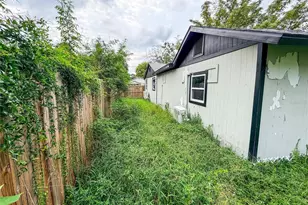 8308 N Mulberry St, Tampa, FL 33604 - Photo 3