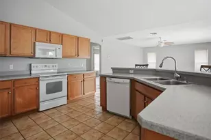 13329 Mitten Ln, Spring Hill, FL 34609 - Photo 23