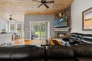 18351 Kuka Ln, Spring Hill, FL 34610 - Photo 17