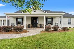 18351 Kuka Ln, Spring Hill, FL 34610 - Photo 3
