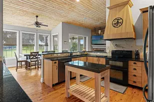 18351 Kuka Ln, Spring Hill, FL 34610 - Photo 7