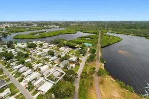 752 Driftwood Ln, Tarpon Springs, FL 34689 - Photo 29