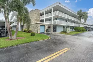 4715 Bay St NE, Saint Petersburg, FL 33703 - Photo 3