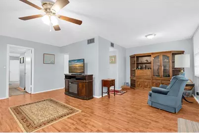 4715 Bay Street NE #330, Saint Petersburg, FL 33703 - Photo 11