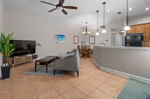 701 Mirror Lake Dr N, Saint Petersburg, FL 33701 - Photo 15