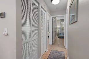 701 Mirror Lake Dr N, Saint Petersburg, FL 33701 - Photo 29