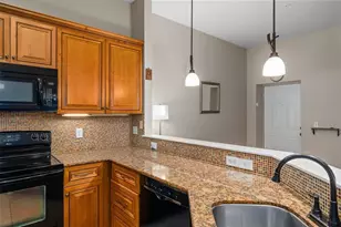 701 Mirror Lake Dr N, Saint Petersburg, FL 33701 - Photo 23