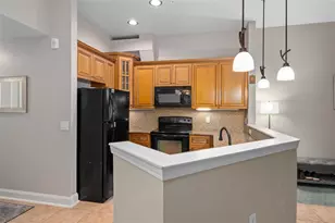 701 Mirror Lake Dr N, Saint Petersburg, FL 33701 - Photo 21