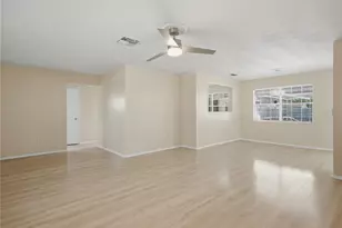 2048 Waterfall Dr, Spring Hill, FL 34608 - Photo 9