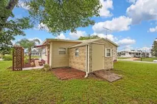 15141 Rialto Ave, Brooksville, FL 34613 - Photo 9