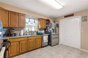 7735 Hawthorn Dr, Port Richey, FL 34668 - Photo 5