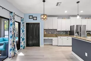 11695 Crestridge Loop, New Port Richey, FL 34655 - Photo 17