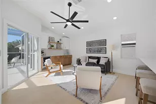 1070 Captains Way, Tarpon Springs, FL 34689 - Photo 5