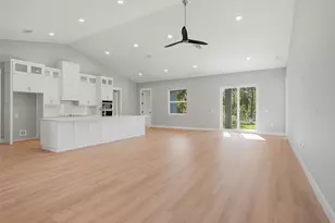 11250 Humber Rd, Weeki Wachee, FL 34614 - Photo 9