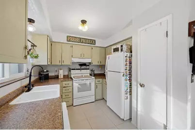 10048 Amidon Street, Spring Hill, FL 34608 - Photo 3