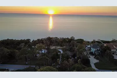 1018 S Florida Avenue, Tarpon Springs, FL 34689 - Photo 3