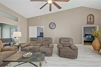 9475 Mississippi Run, Weeki Wachee, FL 34613 - Photo 11