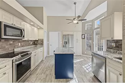 9475 Mississippi Run, Weeki Wachee, FL 34613 - Photo 13