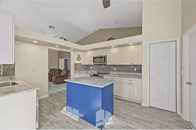 9475 Mississippi Run, Weeki Wachee, FL 34613 - Photo 17