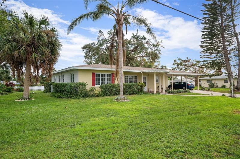 324 E Seminole Dr, Venice, FL 34293 MLS A4553653 Coldwell Banker