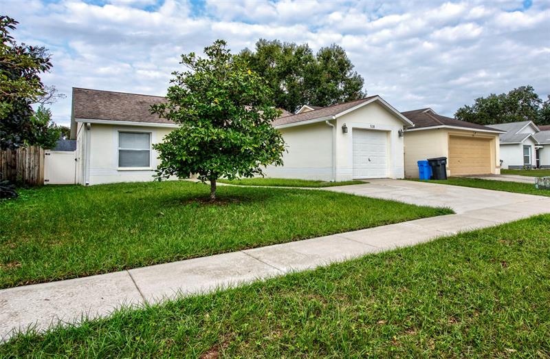 518 Center Point Rd, Valrico, FL 33594 MLS A4555122 Coldwell Banker