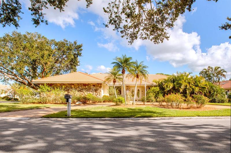 1219 Yacht Harbor Dr, Osprey, FL 34229 MLS A4556217 Coldwell Banker