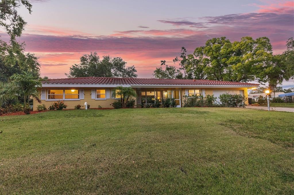 2737 Siesta Dr, Sarasota, FL 34239 MLS A4570967 Coldwell Banker