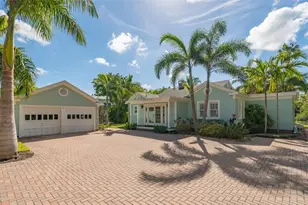 847 Hudson Ave, Sarasota, FL 34236 - Photo 1