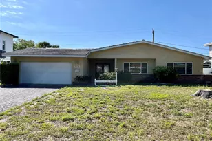 6613 Blue Heron Dr S, Saint Petersburg, FL 33707 - Photo 1