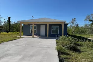 1211 30th Ave W, Bradenton, FL 34205 - Photo 1