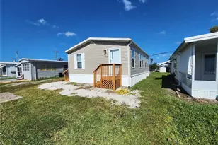 705 50th Ave Dr W, Bradenton, FL 34207 - Photo 1