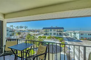 601 Gulf Dr N, Bradenton Beach, FL 34217 - Photo 1