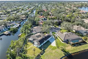 1060 Water Oak Ct NE, Saint Petersburg, FL 33703 - Photo 1