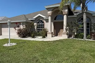 7412 38th Ct E, Sarasota, FL 34243 - Photo 1