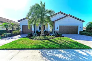 324 Whispering Palms Ln, Bradenton, FL 34212 - Photo 1