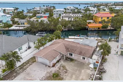 507 59th Street, Holmes Beach, FL 34217 - Photo 1
