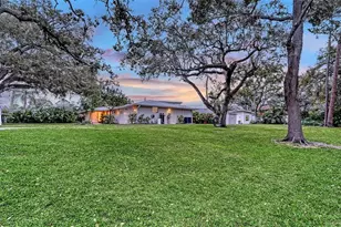 4045 Lisbon Pl, Sarasota, FL 34231 - Photo 1