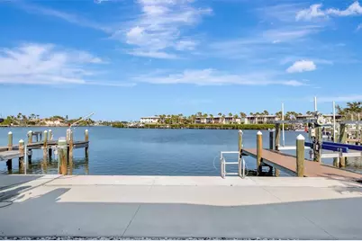 15 Seaside Court, Holmes Beach, FL 34217 - Photo 1