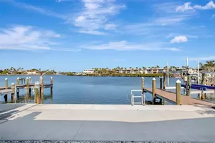 15 Seaside Ct, Holmes Beach, FL 34217 - Photo 1