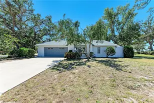 2402 Scenic Dr, Venice, FL 34293 - Photo 1