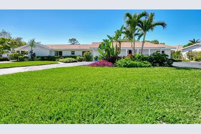 400 Nokomis Avenue S, Venice, FL 34285 - Photo 1